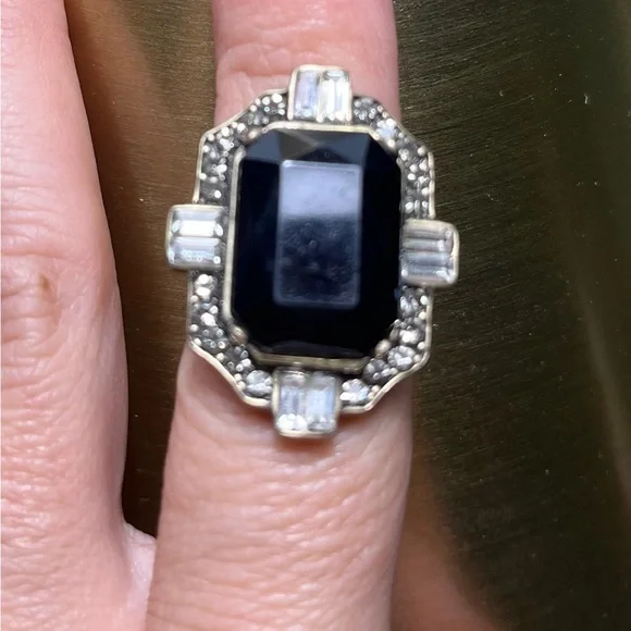 Chloe+Isabel Jardins du Trocadero Cocktail Ring - Picture 3 of 5